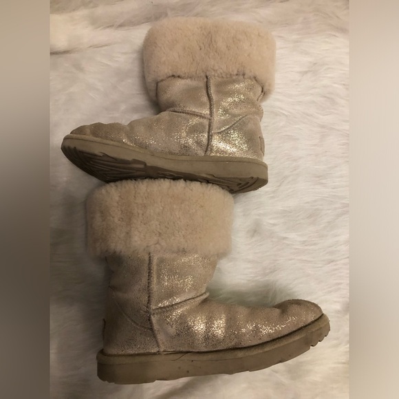 UGG Boots Beautiful cream with gold glitter ✨Kids4/Adult 6 EUC barely worn - Picture 6 of 11